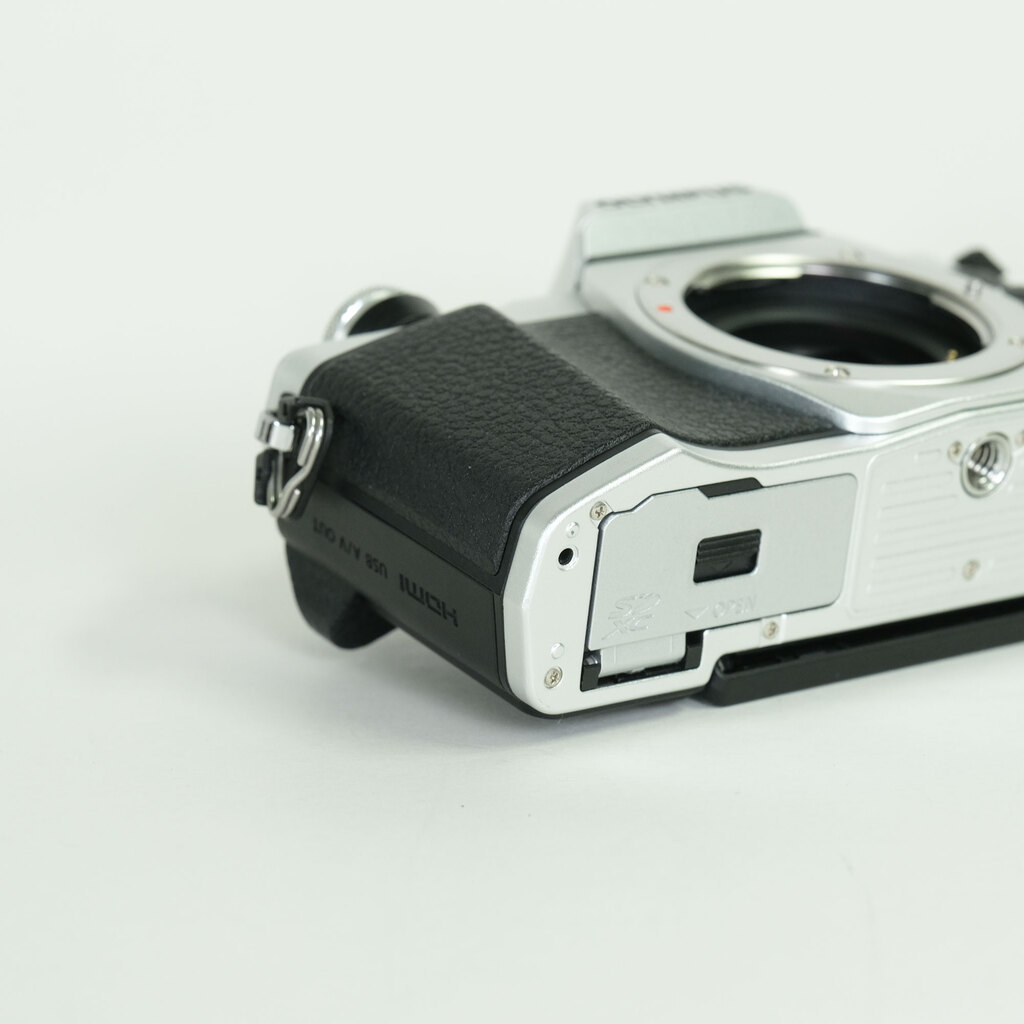 OLYMPUS OM-D E-M10 Mark II