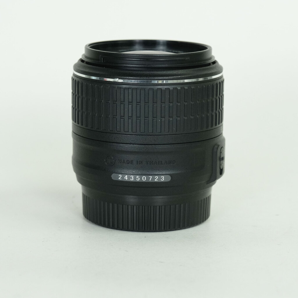 Nikon AF-S DX NIKKOR 18-55mm f3.5-5.6G VR II Nikon AF-S DX NIKKOR 18-55mm f3.5-5.6G VR II