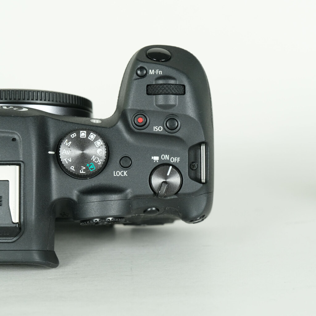 Canon EOS R7 Canon EOS R7