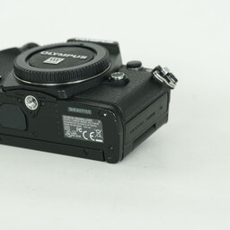 OLYMPUS OM-D E-M5 Mark II