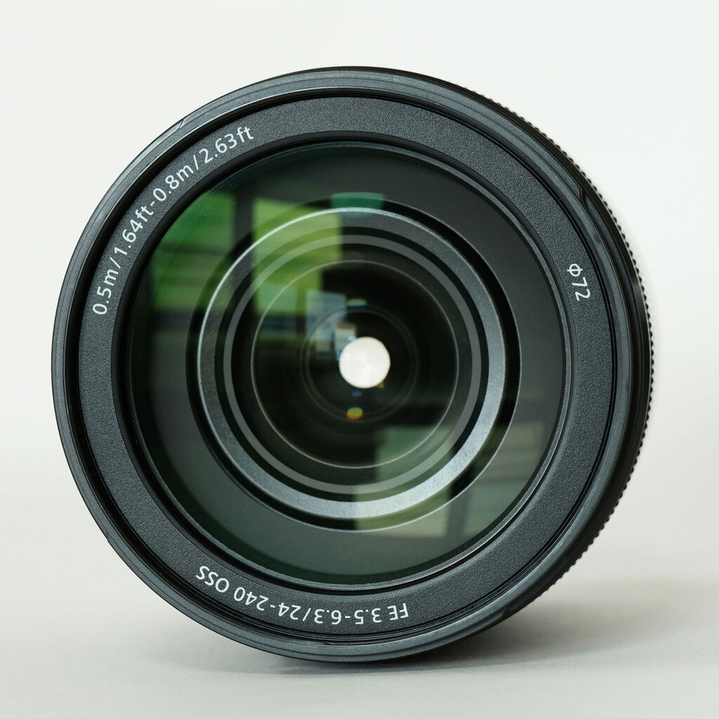 SONY FE 24-240mm F3.5-6.3 OSS SEL24240
