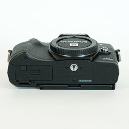 OLYMPUS OM-D E-M10 Mark IV