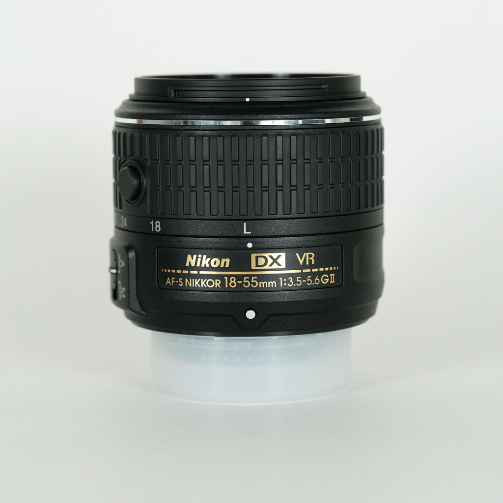 Nikon AF-S DX NIKKOR 18-55mm f3.5-5.6G VR II