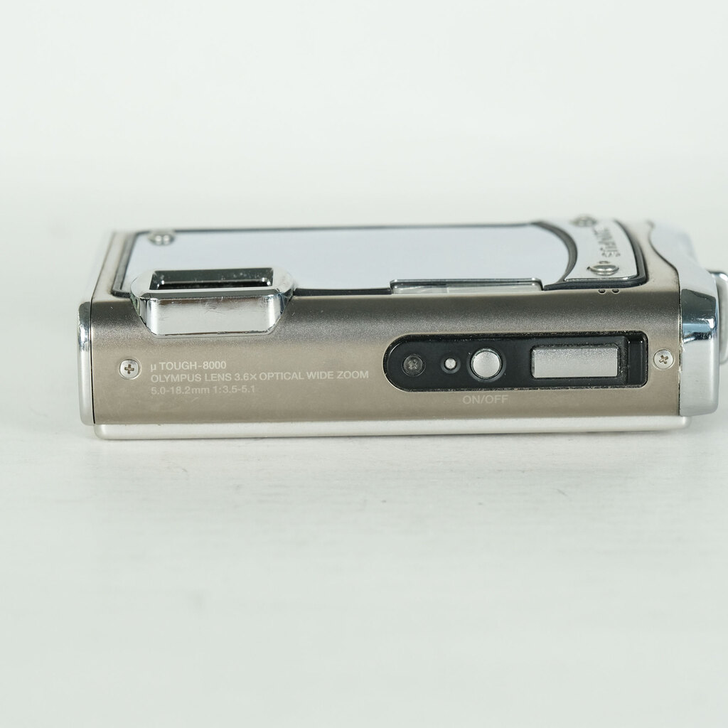 OLYMPUS μTOUGH 8000 シルバー OLYMPUS μTOUGH 8000 シルバー