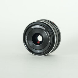 OLYMPUS M.ZUIKO DIGITAL 17mm F1.8