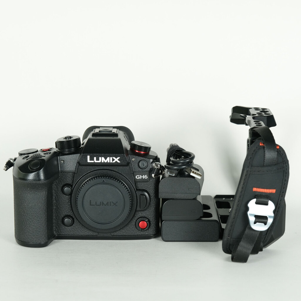 Panasonic LUMIX DC-GH6 Panasonic LUMIX DC-GH6