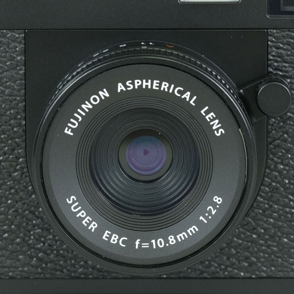 FUJIFILM X half X-HF1