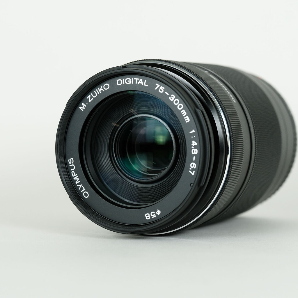OLYMPUS M.ZUIKO DIGITAL ED 75-300mm F4.8-6.7 II
