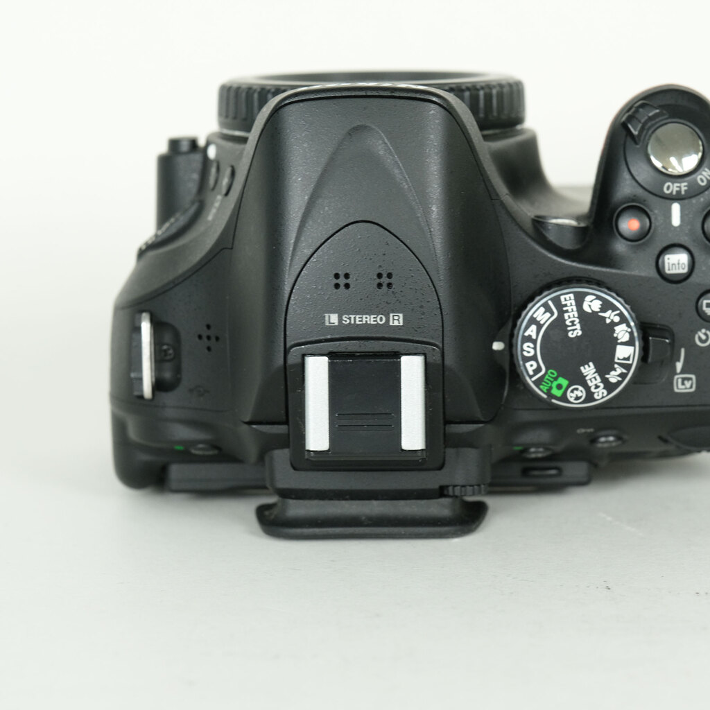 Nikon D5200 ボディ ブラックの出品 | ONE SCENE（ワンシーン）