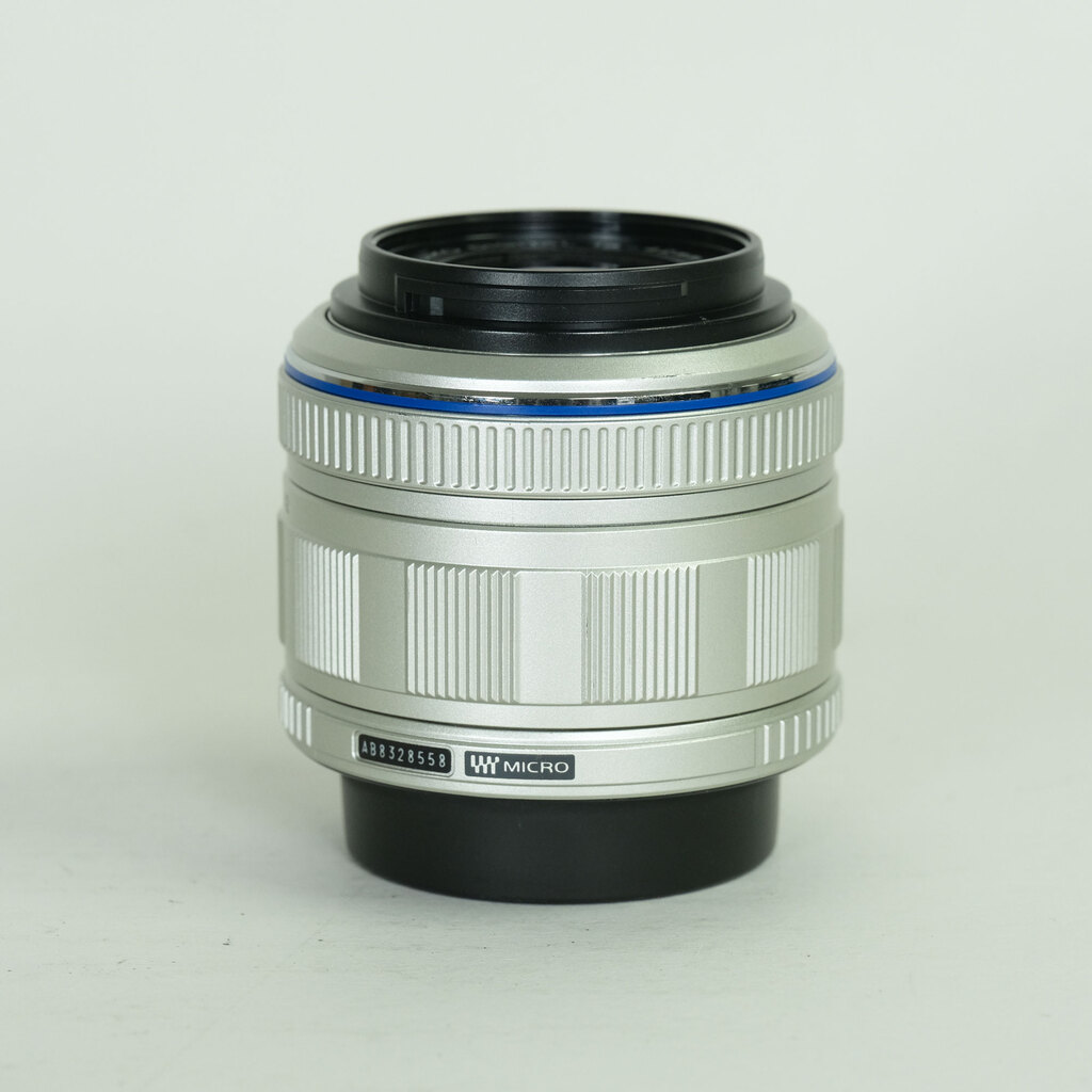 OLYMPUS M.ZUIKO DIGITAL 14-42mm F3.5-5.6 II シルバー