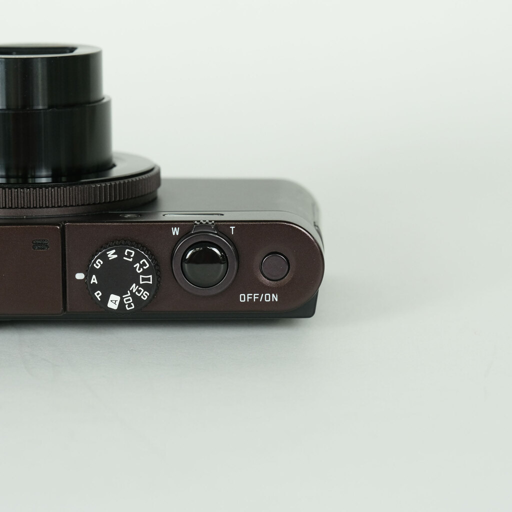 LEICA C(Typ112) ダークレッドの出品 | ONE SCENE（ワンシーン）