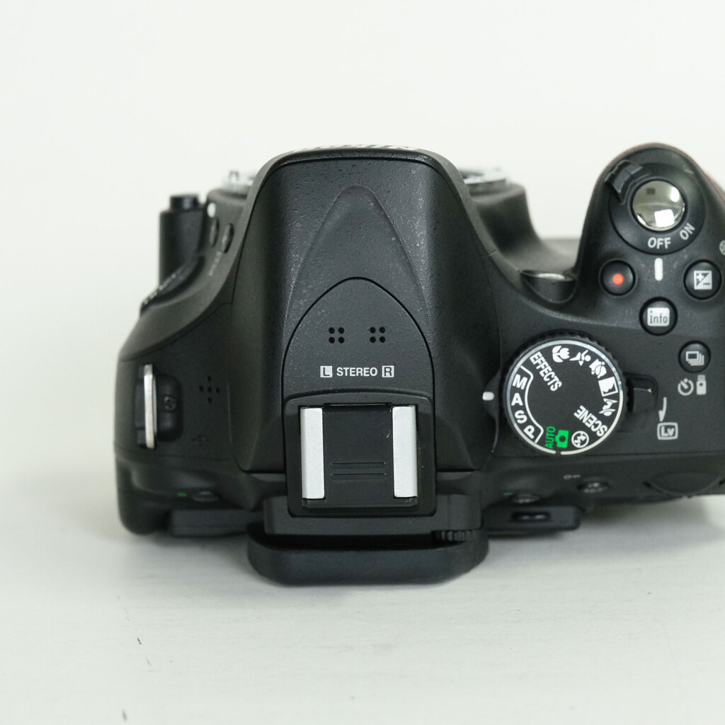 Nikon D5200 ボディ ブラック