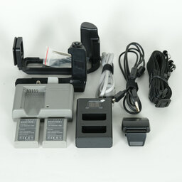 OLYMPUS OM-D E-M5 ボディ シルバー OLYMPUS OM-D E-M5 ボディ シルバー