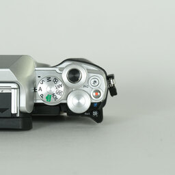 OLYMPUS OM-D E-M10 Mark III