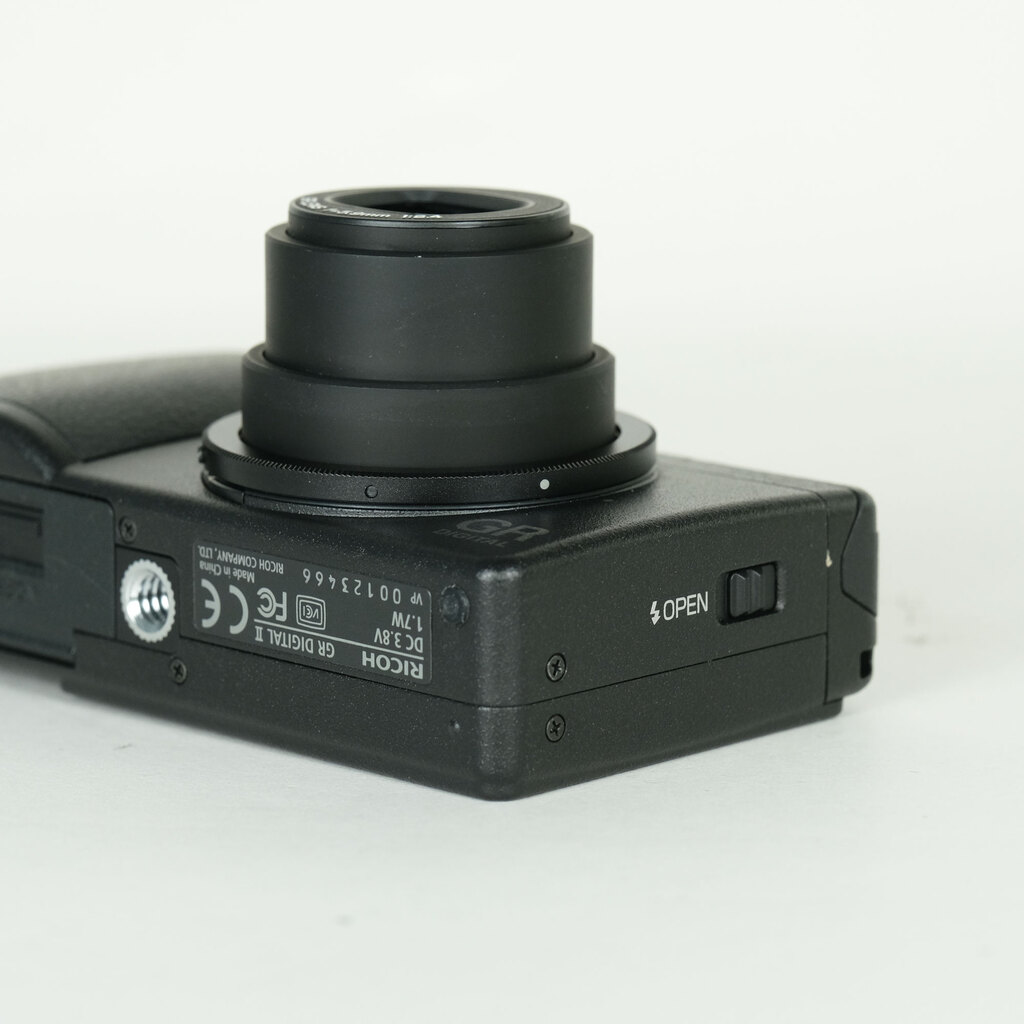 RICOH GR DIGITAL IIの出品 | ONE SCENE（ワンシーン）