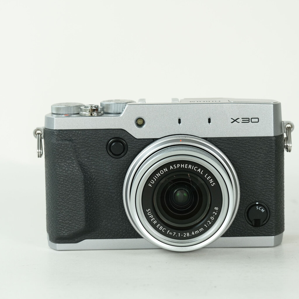 FUJIFILM X30 シルバーの出品 | ONE SCENE（ワンシーン）