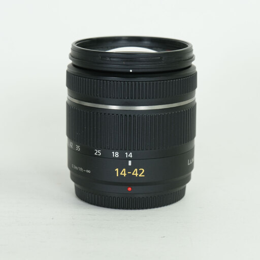 Panasonic LUMIX G 14-42mm F3.5-5.6 ASPH. MEGA O.I.S. H-FS014042