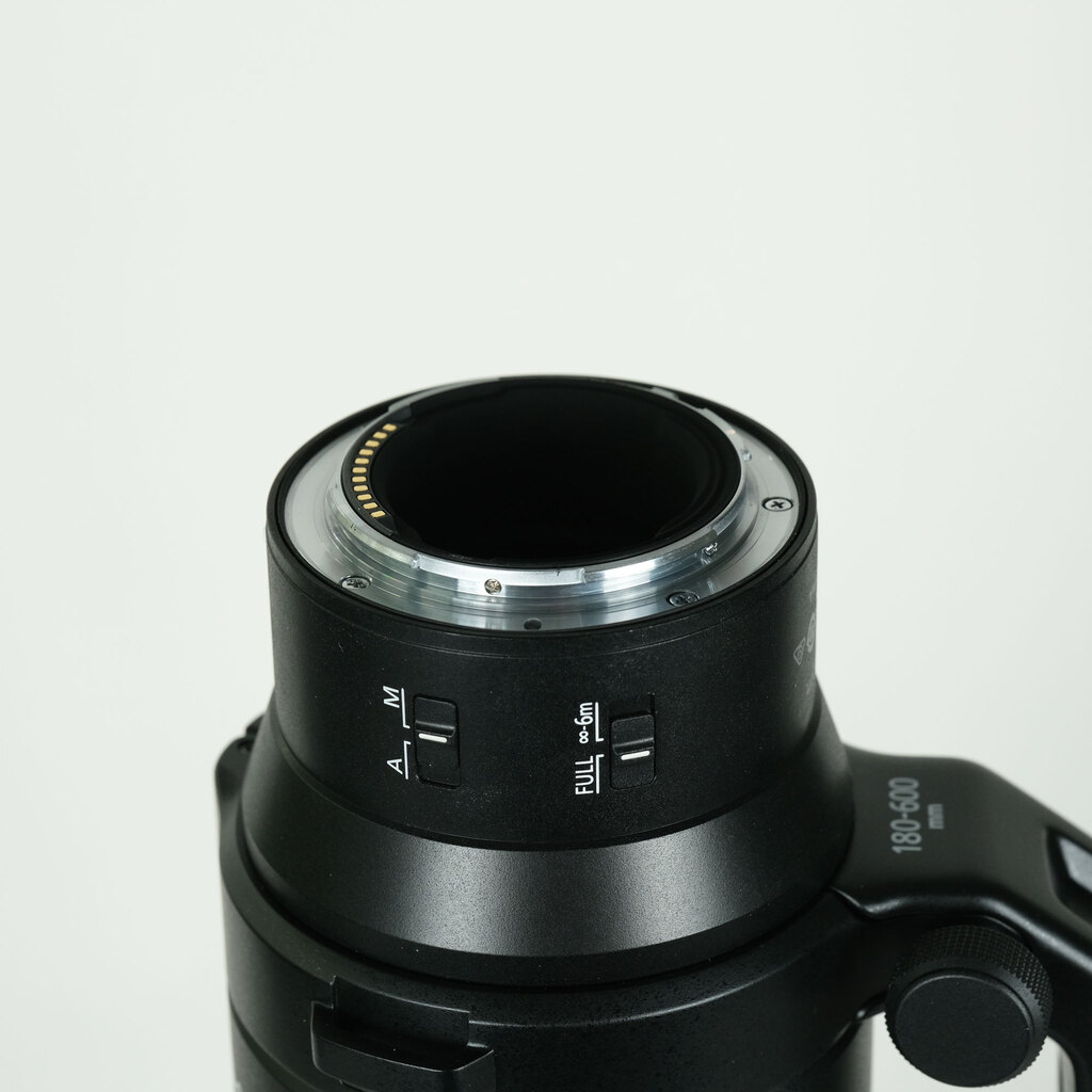 Nikon NIKKOR Z 180-600mm f/5.6-6.3 VRの出品 | ONE SCENE（ワンシーン）