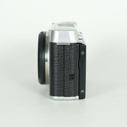 FUJIFILM X-A1 ボディ シルバー
