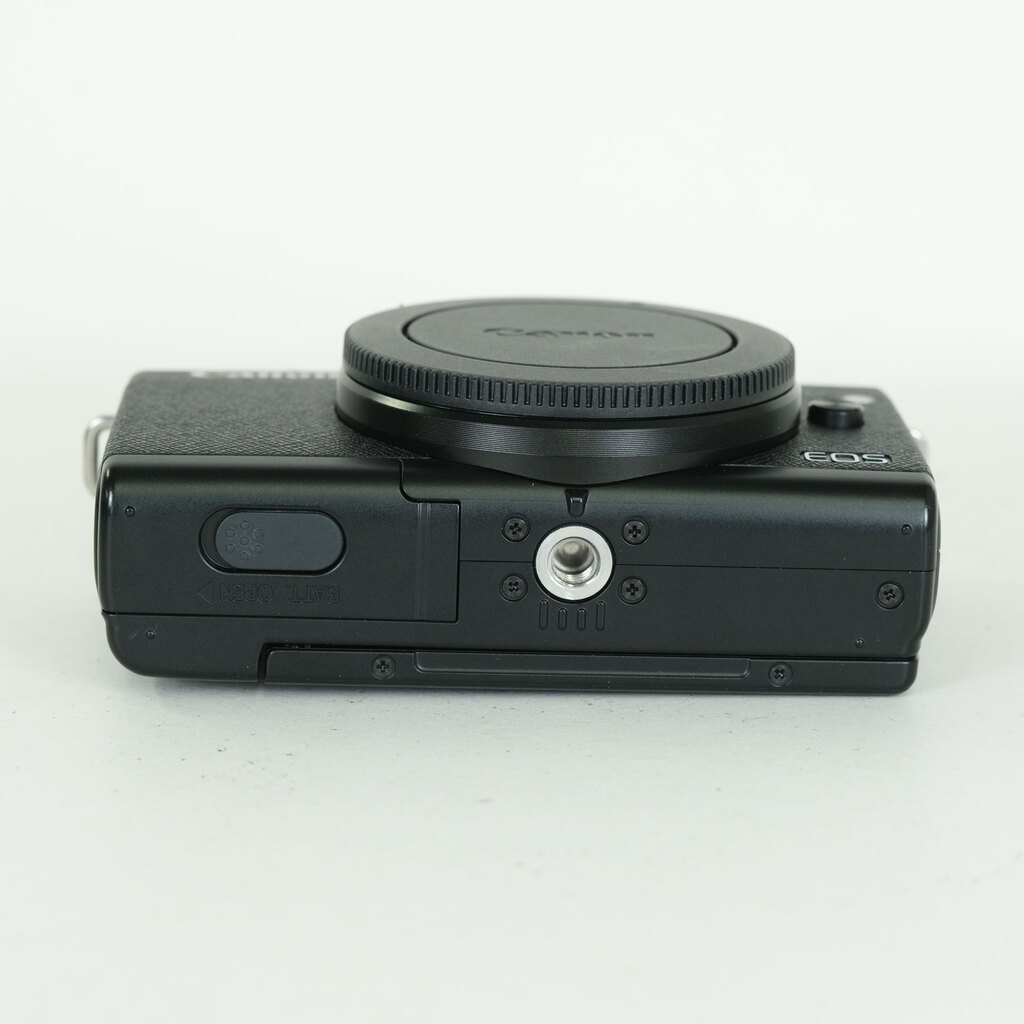 Canon EOS M200