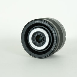 Canon EF-M28mm F3.5 マクロ IS STM