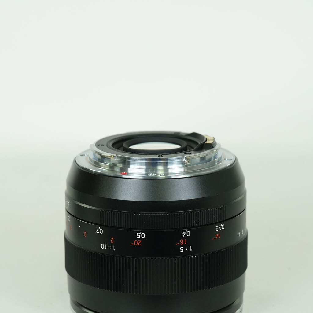 コシナ ツァイス Makro Planar T*2/50mm ZE