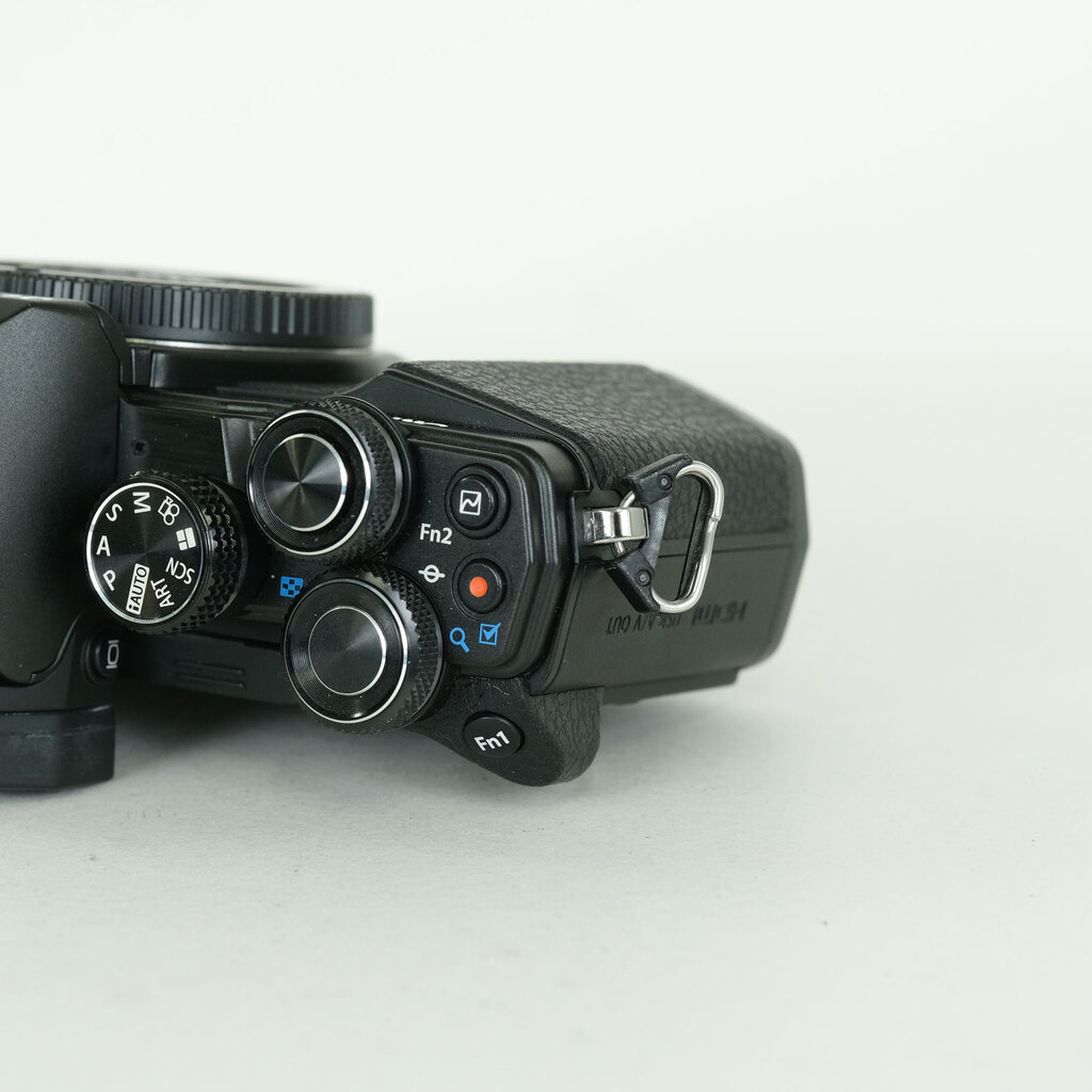 OLYMPUS OM-D E-M10 Mark II