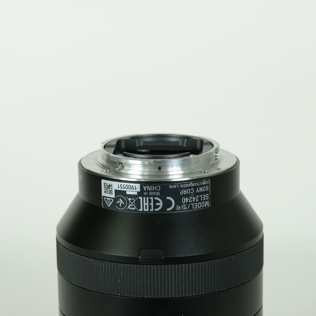 SONY FE 24-240mm F3.5-6.3 OSS SEL24240