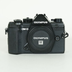 OLYMPUS OM-D E-M5 Mark III