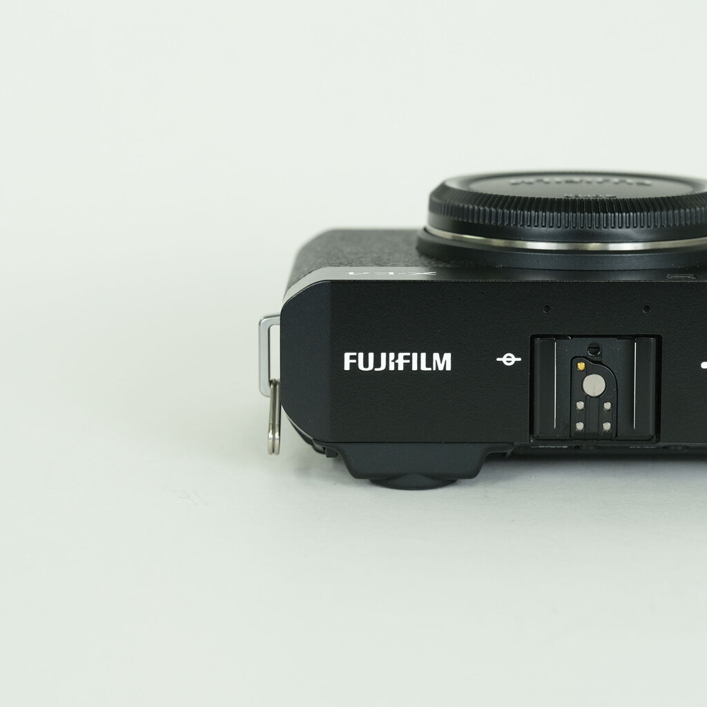 FUJIFILM X-E4