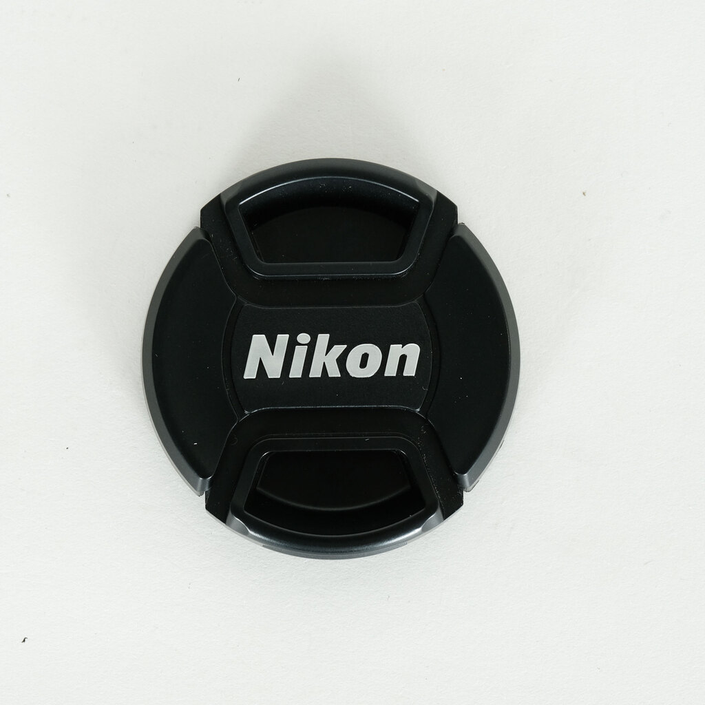 Nikon AF-S DX NIKKOR 18-55mm f3.5-5.6G VR II Nikon AF-S DX NIKKOR 18-55mm f3.5-5.6G VR II