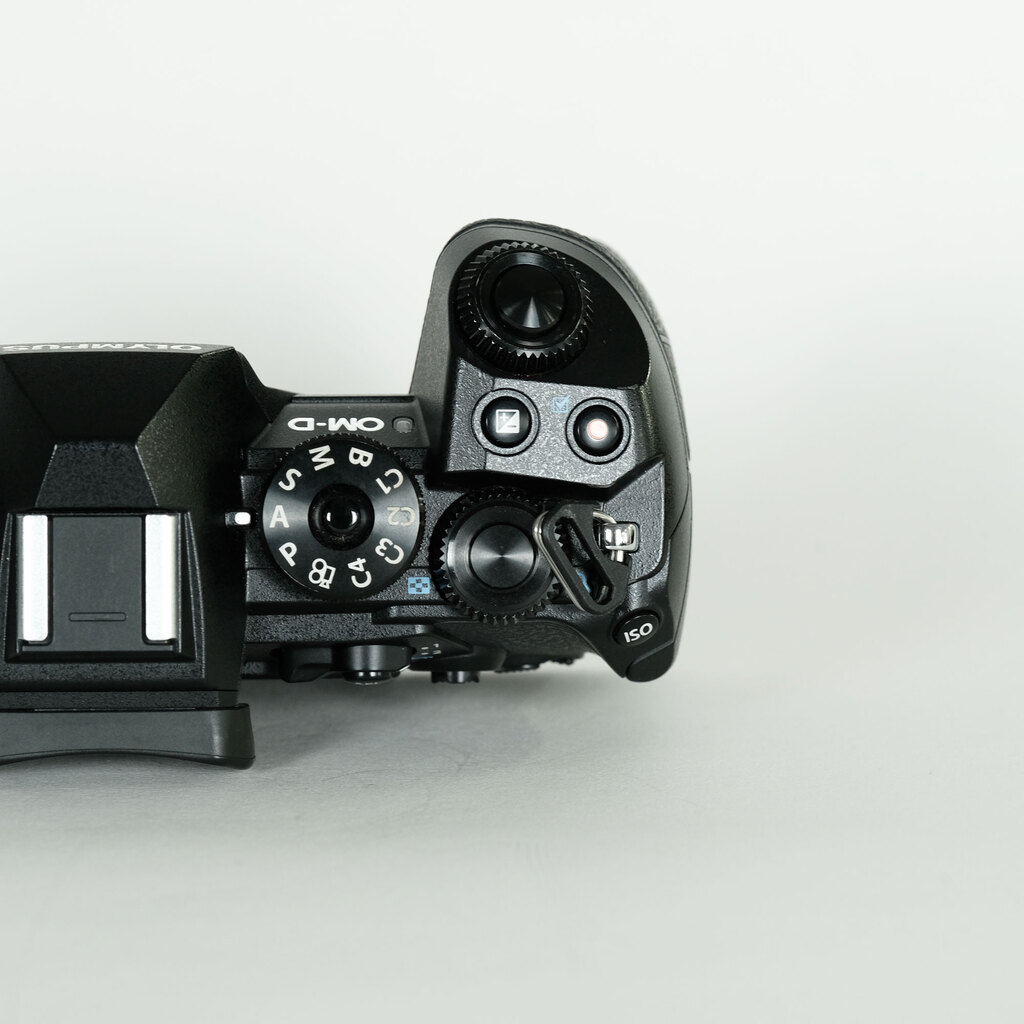 OLYMPUS OM-D E-M1 Mark III