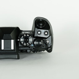 OLYMPUS OM-D E-M1 Mark III