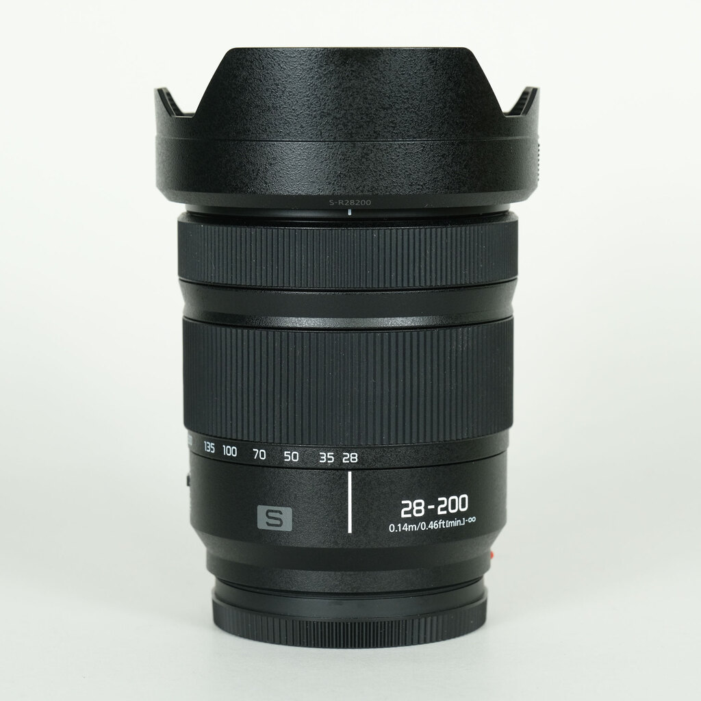Panasonic LUMIX S 28-200mm F4-7.1 MACRO O.I.S.
