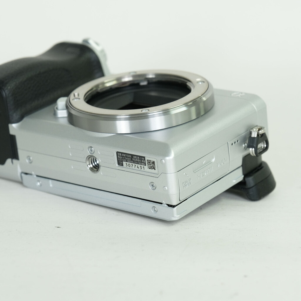 SONY α6400(ILCE-6400) SONY α6400(ILCE-6400)