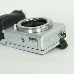 SONY α6400(ILCE-6400) SONY α6400(ILCE-6400)