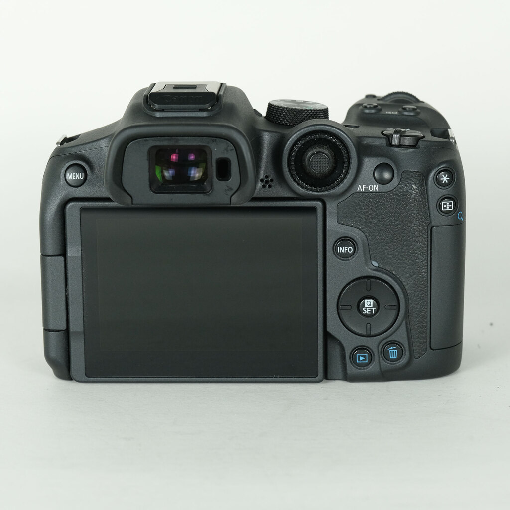 Canon EOS R7