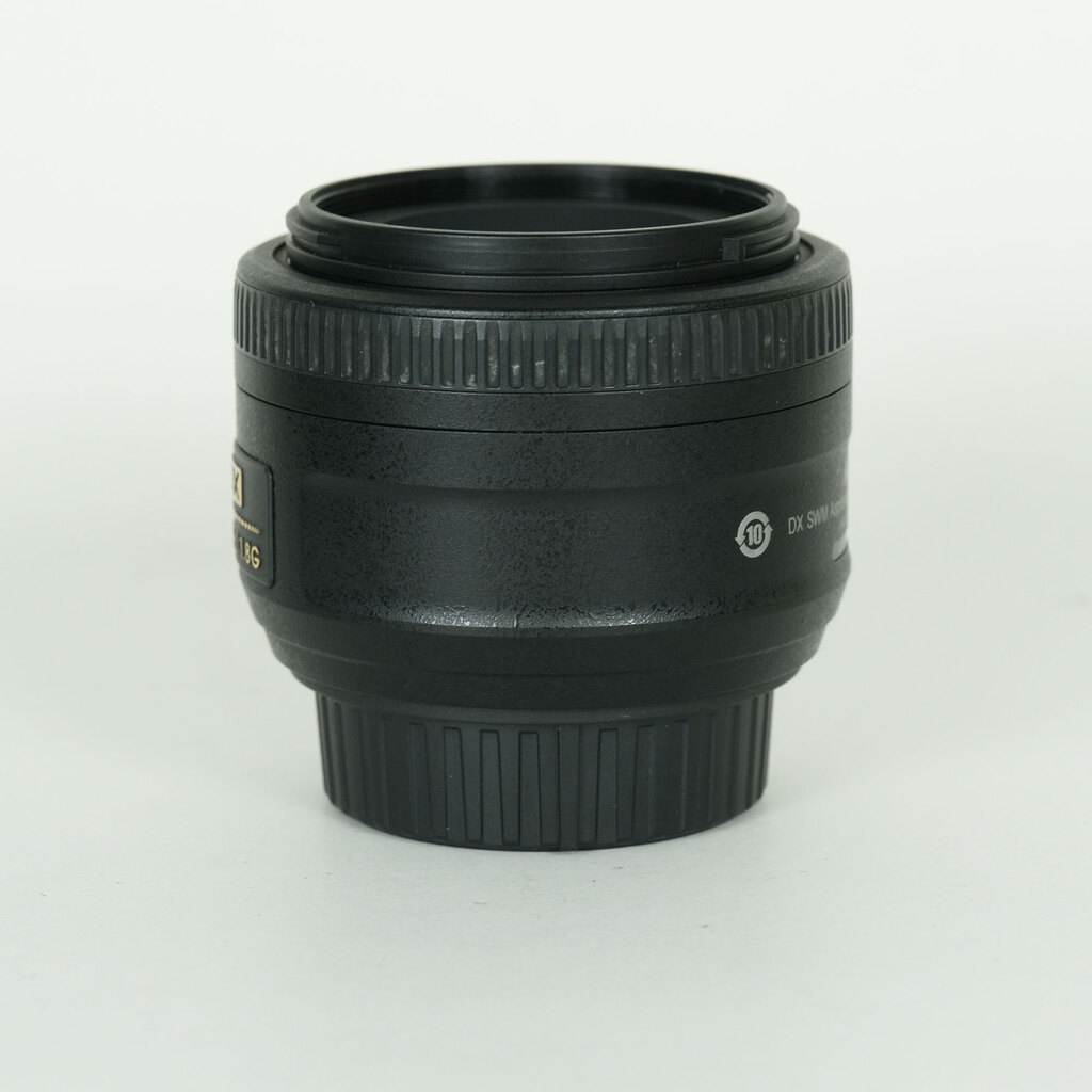 Nikon AF-S DX NIKKOR 35mm f/1.8G Nikon AF-S DX NIKKOR 35mm f/1.8G