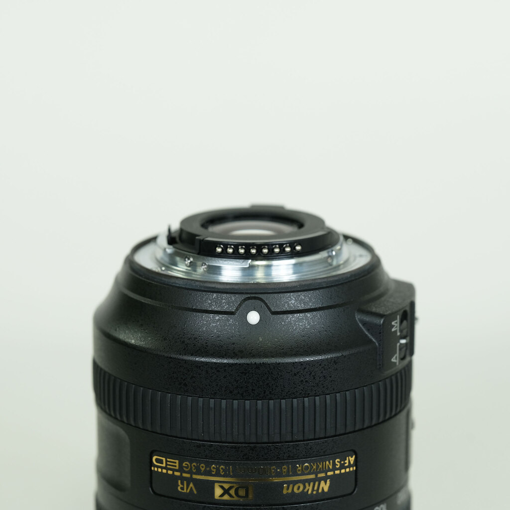 Nikon AF-S DX NIKKOR 18-300mm f/3.5-6.3G ED VR