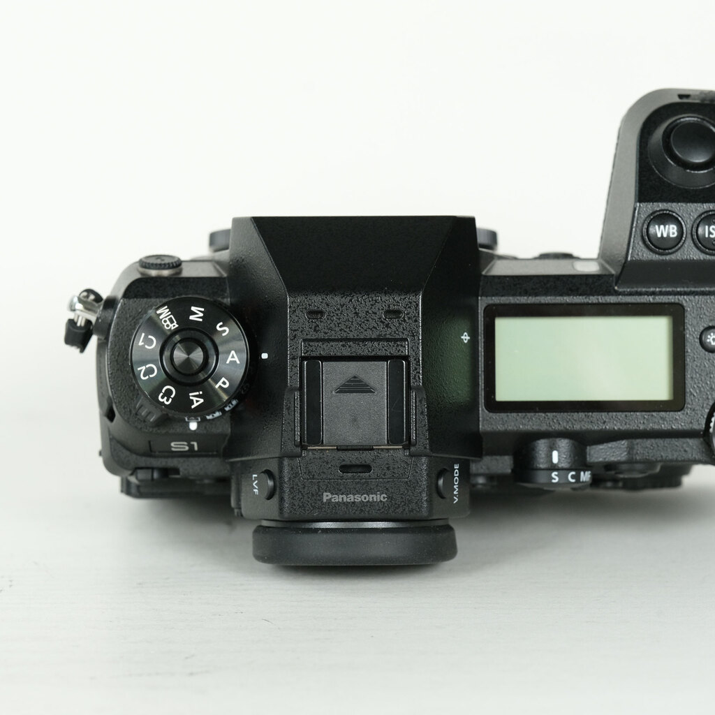 Panasonic LUMIX DC-S1 Panasonic LUMIX DC-S1