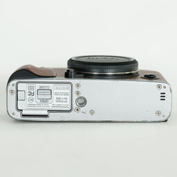 FUJIFILM X-E3 ボディ ブラウン