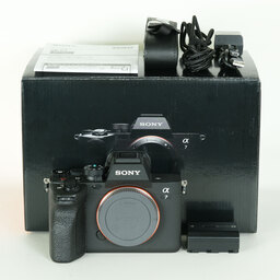 SONY α7 IV(ILCE-7M4) SONY α7 IV(ILCE-7M4)