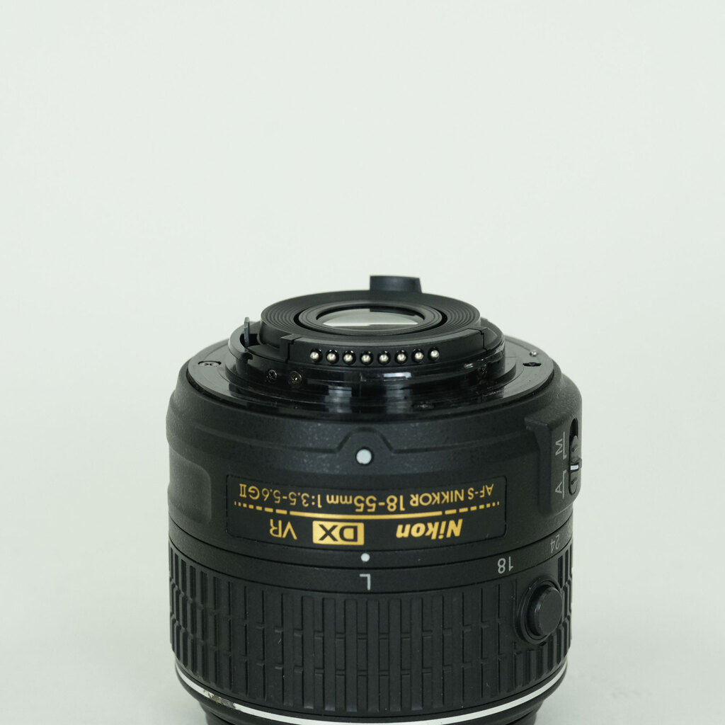 Nikon AF-S DX NIKKOR 18-55mm f3.5-5.6G VR II