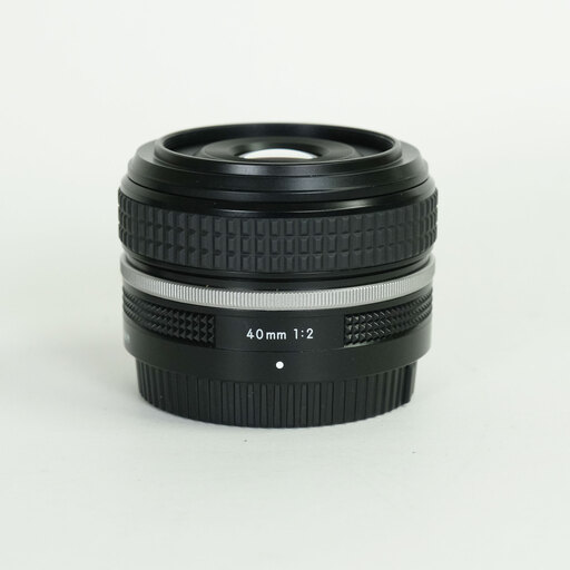 Nikon NIKKOR Z 40mm f/2 Nikon NIKKOR Z 40mm f/2