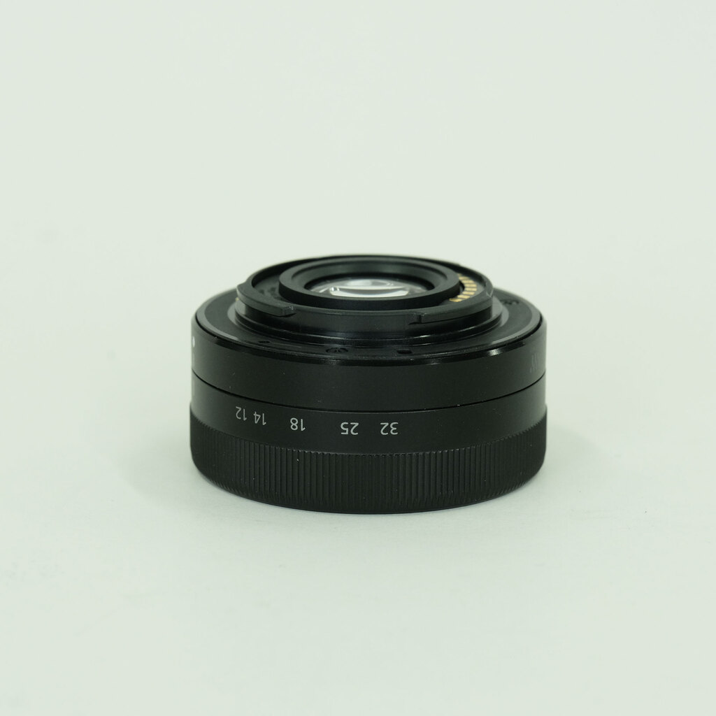 Panasonic LUMIX G VARIO 12-32mm / F3.5-5.6 ASPH. / MEGA O.I.S. Panasonic LUMIX G VARIO 12-32mm / F3.5-5.6 ASPH. / MEGA O.I.S.