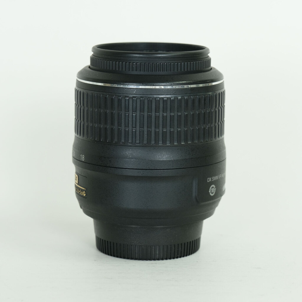 Nikon AF-S DX NIKKOR 18-55mm F3.5-5.6 G VR Nikon AF-S DX NIKKOR 18-55mm F3.5-5.6 G VR