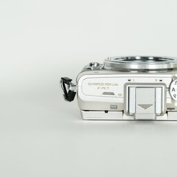 OLYMPUS PEN Lite E-PL7 ボディ シルバー