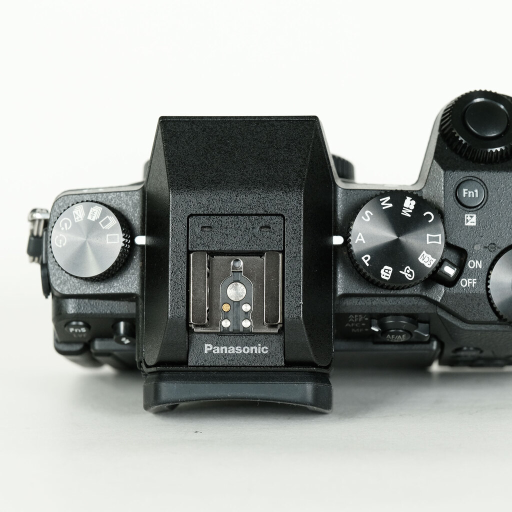 Panasonic LUMIX DMC-G7 ボディ