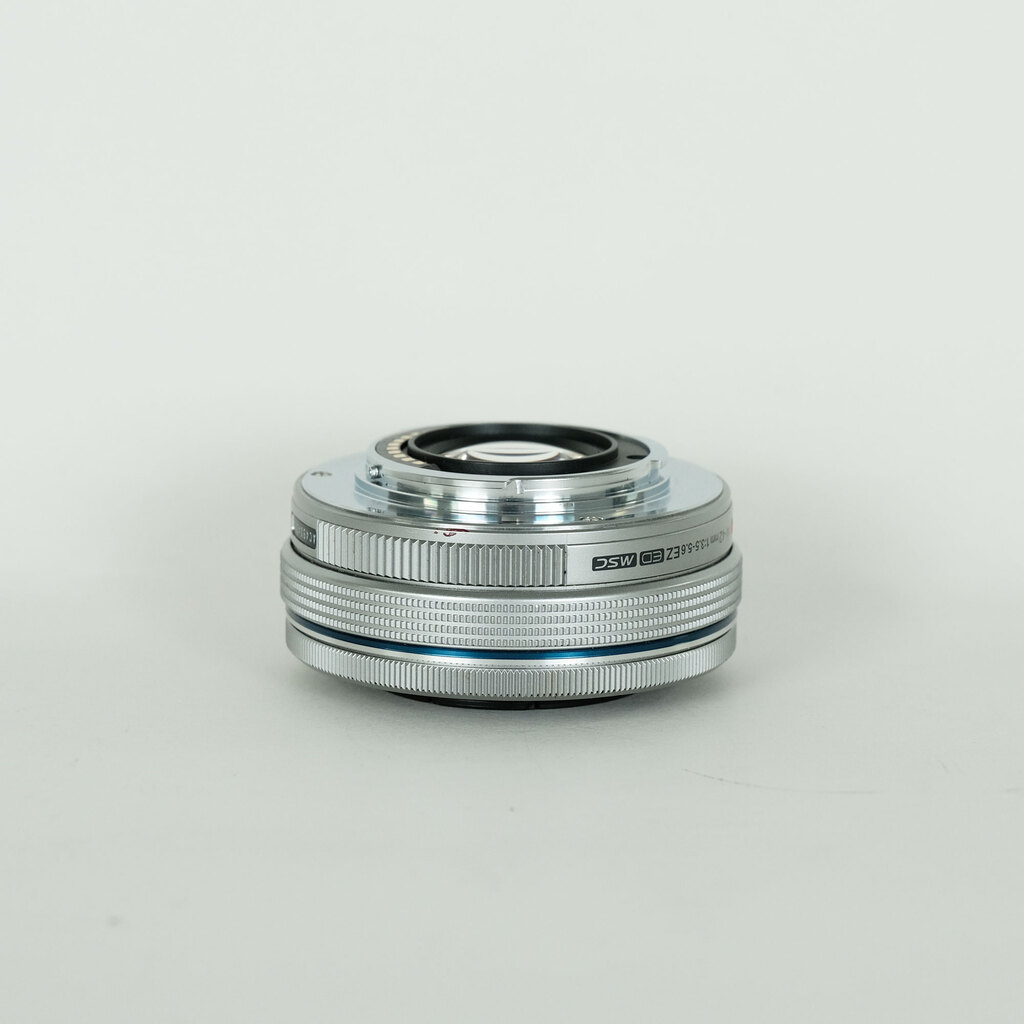 OLYMPUS M.ZUIKO DIGITAL ED 14-42mm F3.5-5.6 EZ シルバー OLYMPUS M.ZUIKO DIGITAL ED 14-42mm F3.5-5.6 EZ シルバー