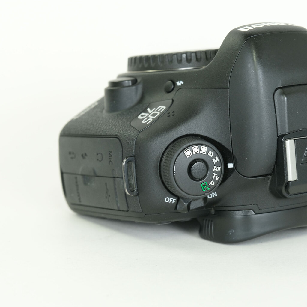 Canon EOS 7D Mark II Canon EOS 7D Mark II